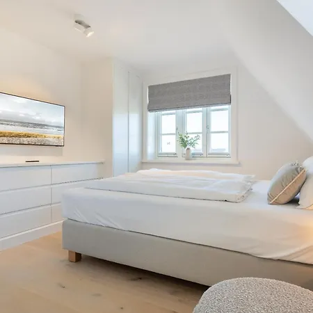 Liv Hus Holiday home Wenningstedt-Braderup